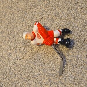 Detroit Red Wings Rod Hockey Player Figurine
